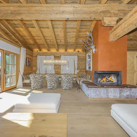 Chalet Bockberg - Ski In & Out, Jacuzzi Sauna, Bergblick - By One Villas Chalet Kitzbühel