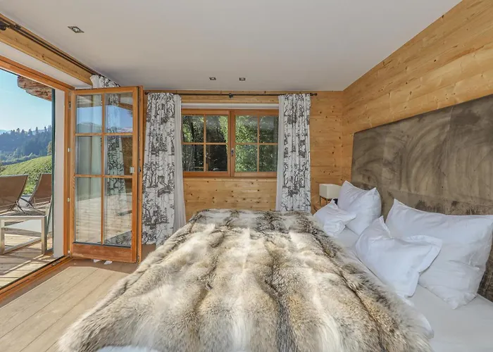 Chalet Bockberg - Ski In & Out, Jacuzzi Sauna, Bergblick - By One Villas Chalet Kitzbühel