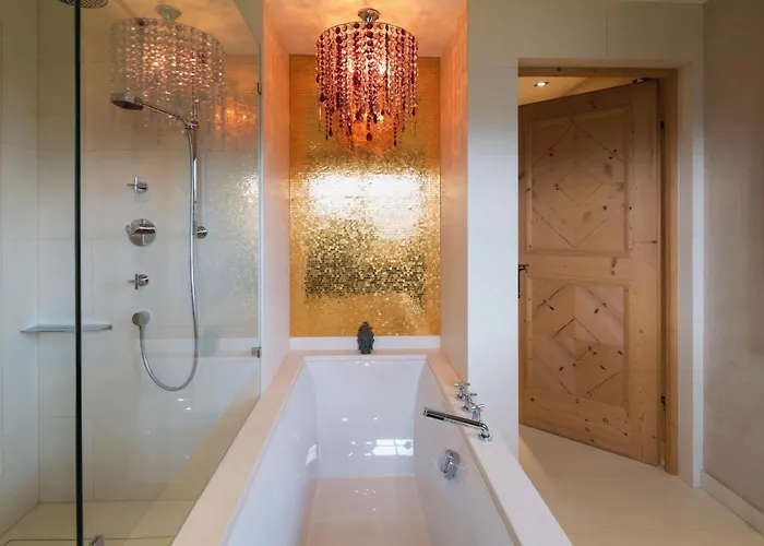 Chalet Bockberg - Ski In & Out, Jacuzzi Sauna, Bergblick - By One Villas * Kitzbühel