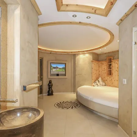 Bockberg In - Out & Whirlpool In By One Kitzbuhel